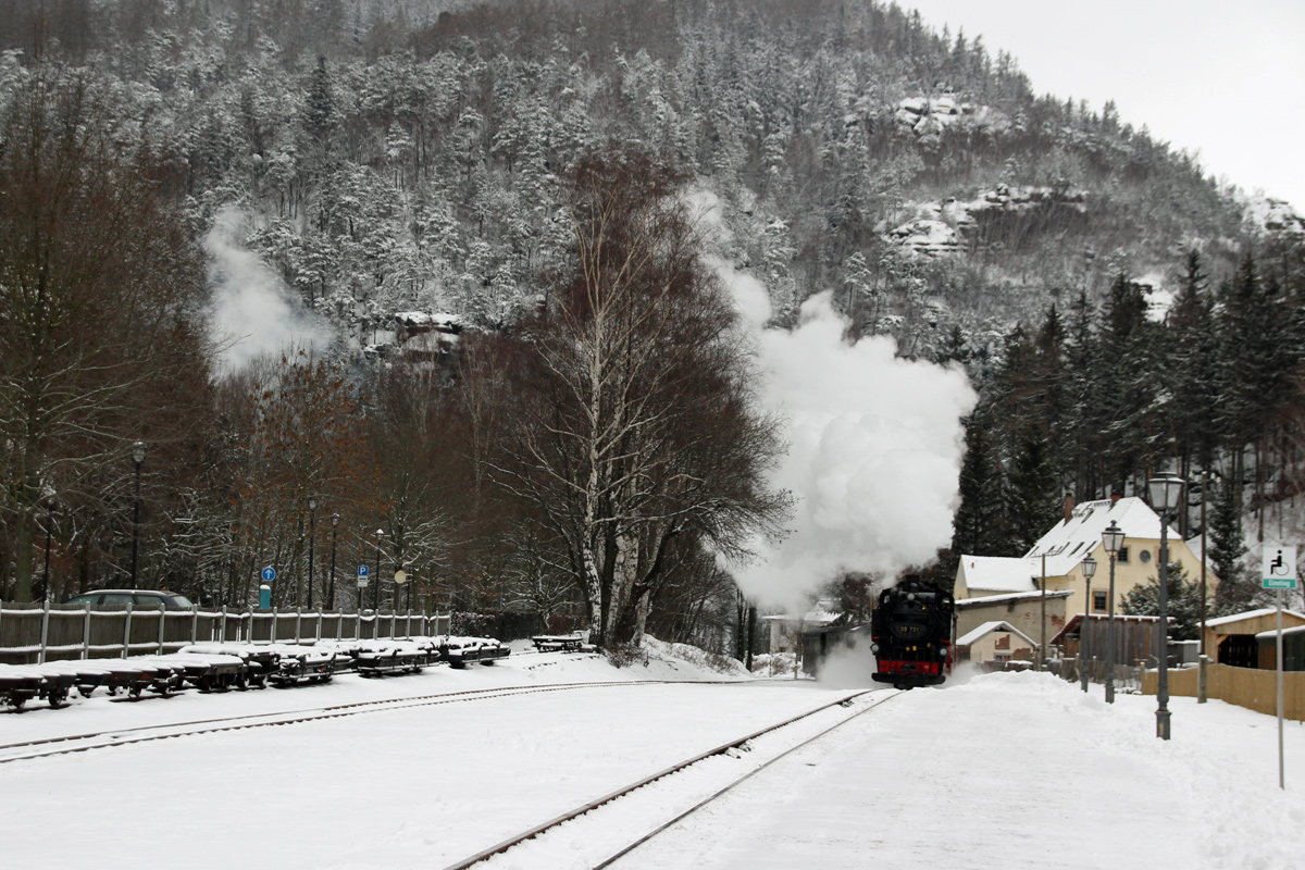 Dampfbahn in Oybin im Winter